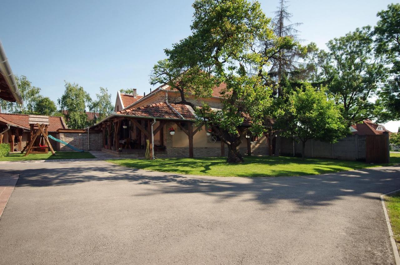 Villa Rusztika 귤러 외부 사진